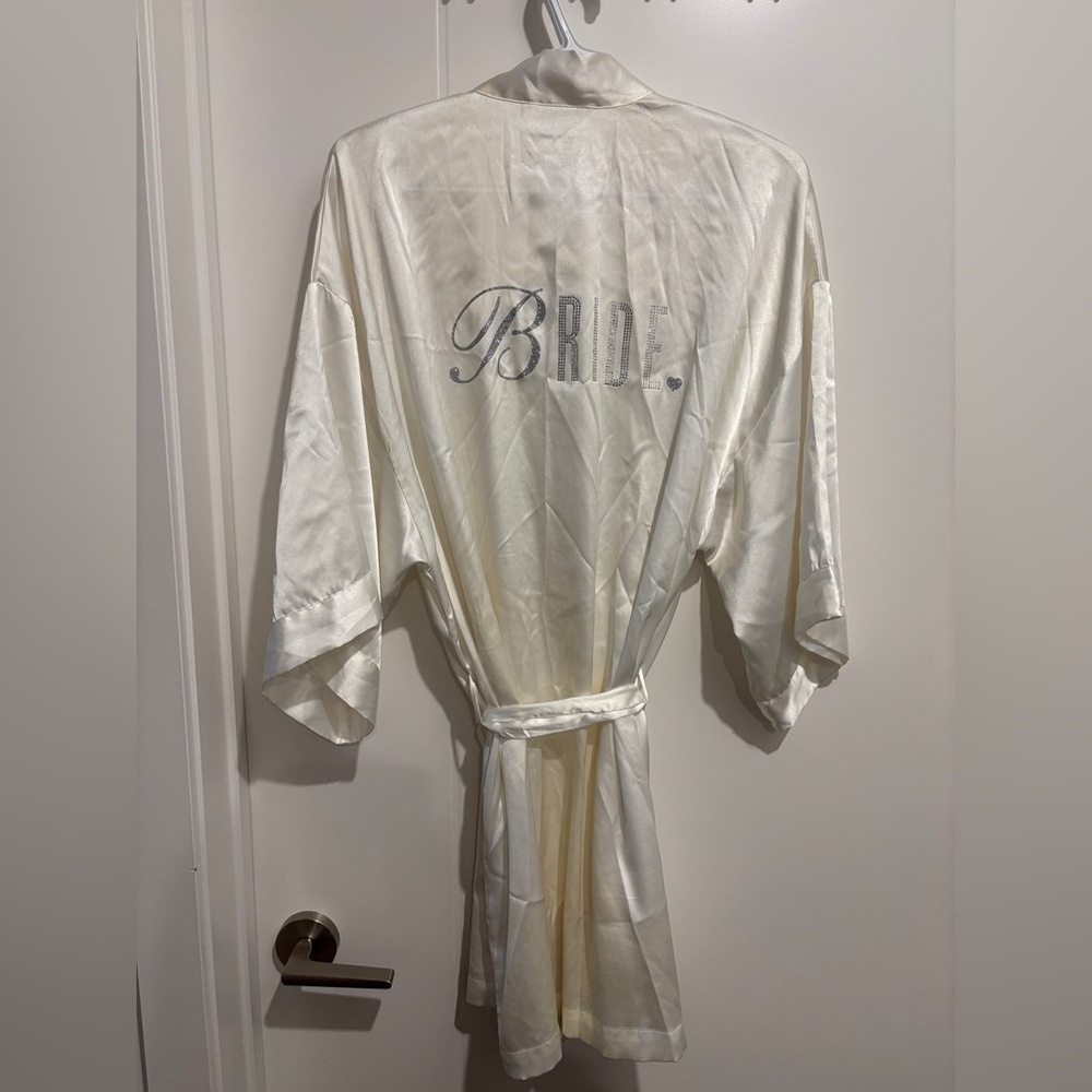 Victoria's Secret White Bride Satin Robe - Picture 2 of 4